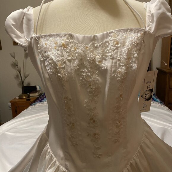#20) Wedding Gown: Cinderella Ball - Picture 10 of 10